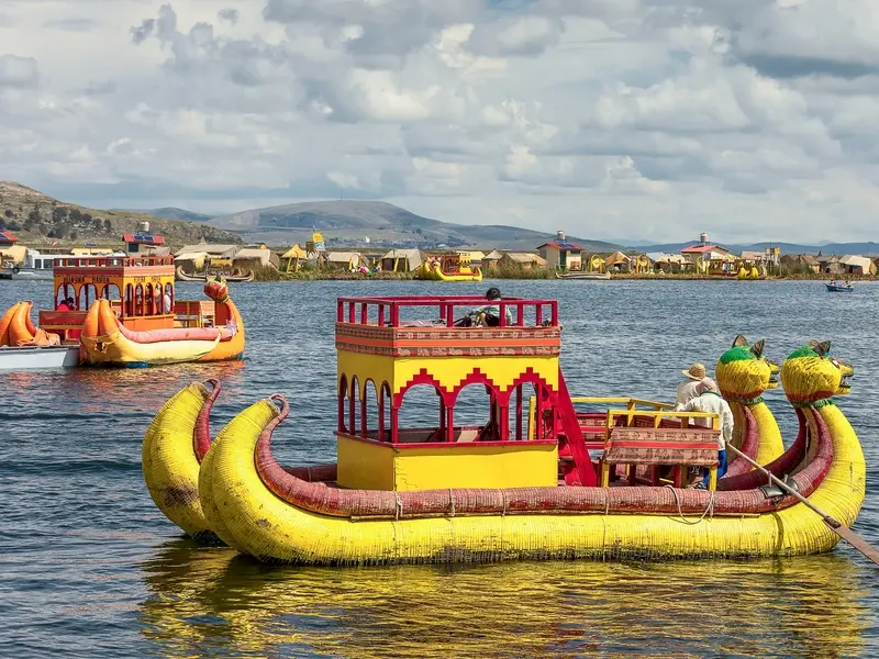 Lago Titicaca em Puno, Peru