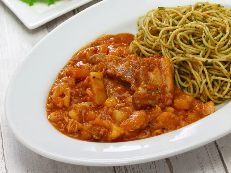 Carapulcra com sopa seca prato típico de Nazca