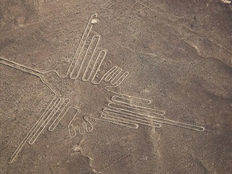Sobrevoo das Linhas de Nazca no deserto do Peru