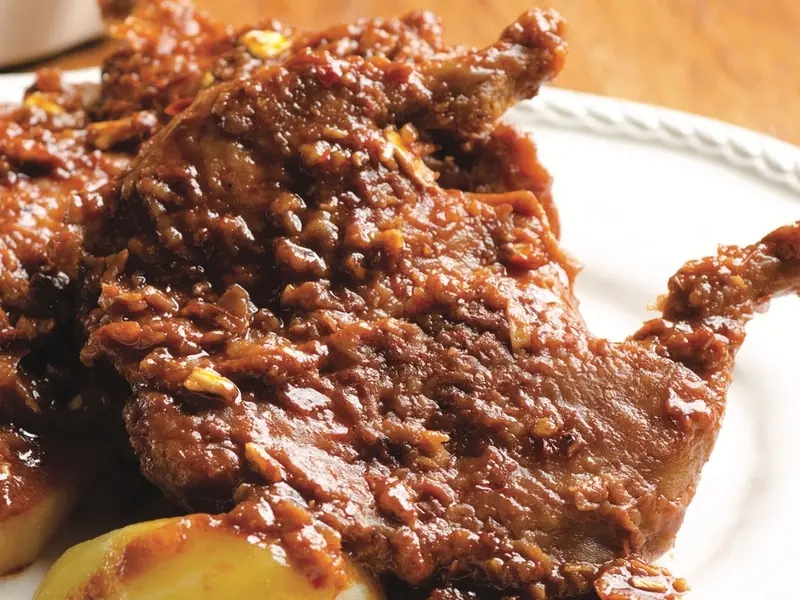 Picante de porquinho-da-índia prato típico de Huaraz