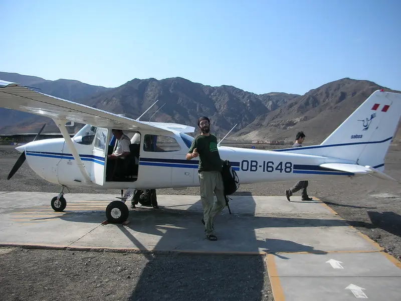 Passageiros em sobrevoo das Linhas de Nazca